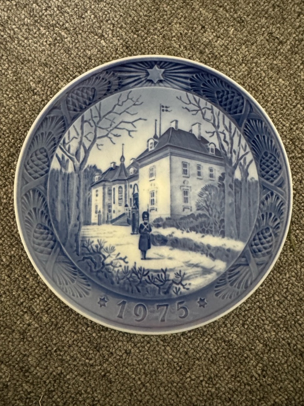 1975 Royal Copenhagen Blue Decorative Collector Plate